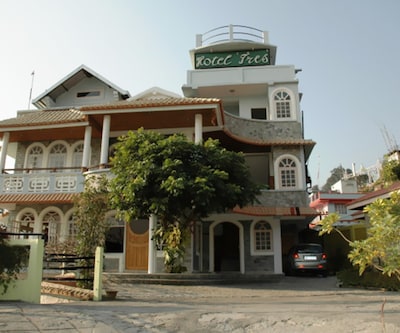 Hotel Tres